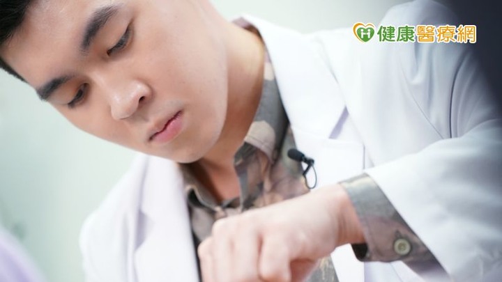 點我看大圖 電音雙波拉提正夯!雙管齊下告別鬆垮、皺紋