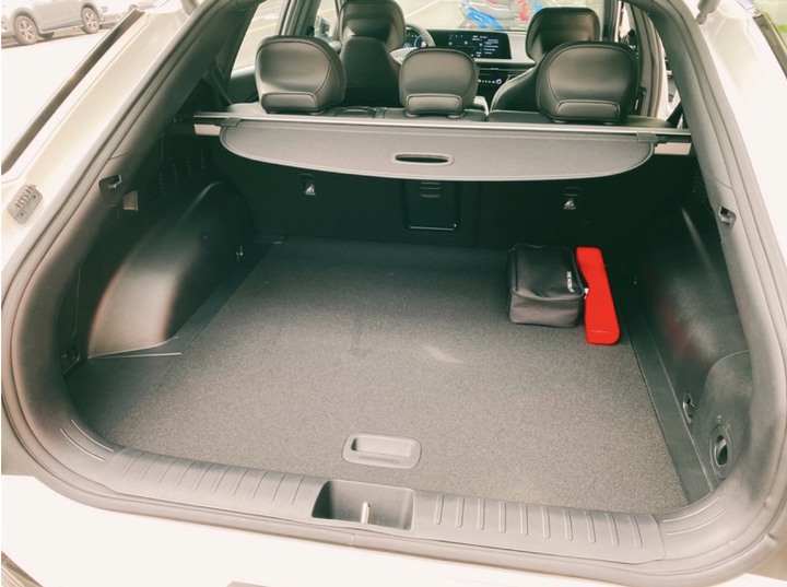 點我看大圖 Porsche Taycan與KIA EV6兩台電動車分享