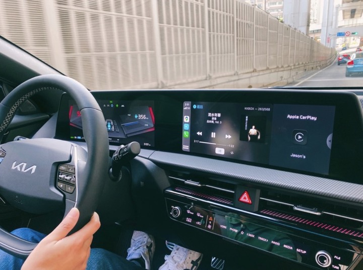 點我看大圖 Porsche Taycan與KIA EV6兩台電動車分享