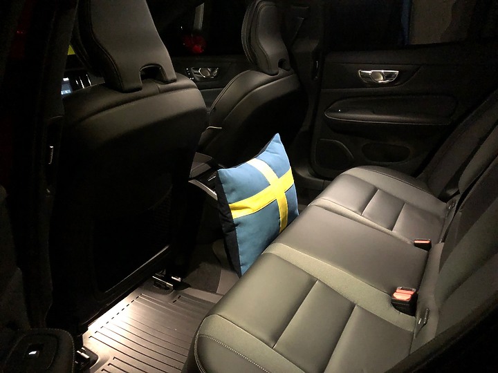 點我看大圖 末代雙出尾管---S60瑪瑙黑開箱&Polestar軟體性能優化