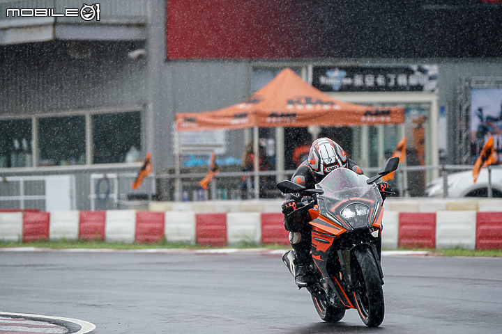 2022 KTM RC 390 賽道試駕｜電控齊全 競爭力再提升