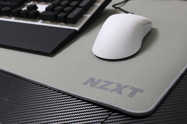 點我看大圖 我型我素,NZXT Mouse PAD 鍵鼠墊,特殊塗層加注只滑你鼠不滑你手!