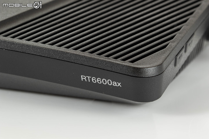Synology Router RT6600ax 無線路由器開箱試用 具備獨立網路設定與安全機能滿載的網路中心