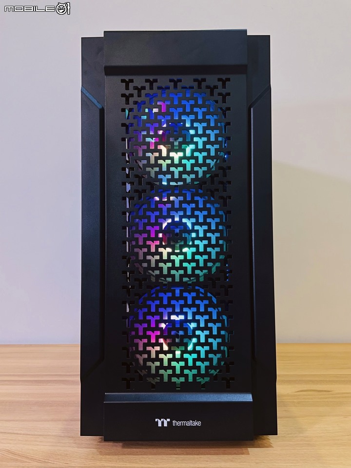 中堅新戰力,特色網狀通風直立中塔機殼 ThermalTake T27 TG ARGB