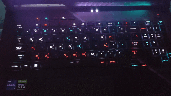 半透明元素加持新平台，ASUS ROG Strix SCAR 17 G733ZM 電競筆電開箱測試