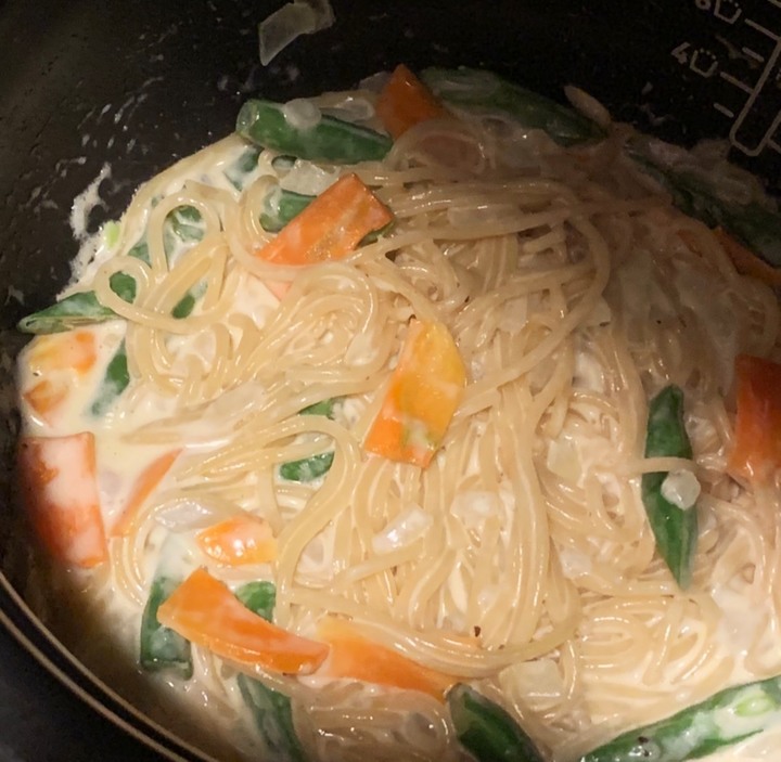 點我看大圖 自煮防疫 特福萬用鍋一鍋到底白醬義大利麵食譜