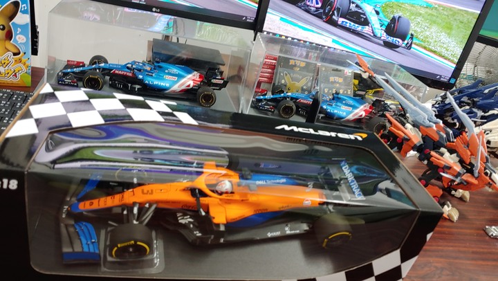 [開箱]1/18 MIMICHAMPS MCLAREN MCL35M