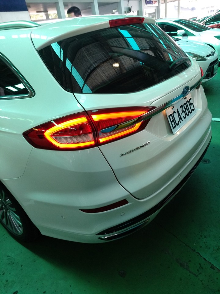 吃經濟實惠/便宜又大碗的Mondeo wagon Hybrid開箱