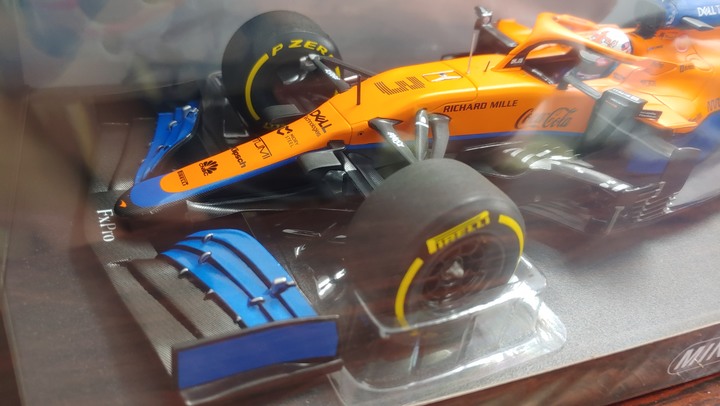 [開箱]1/18 MIMICHAMPS MCLAREN MCL35M