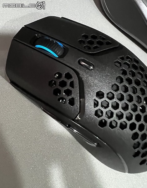 點我看大圖 開箱 HyperX 輕量遊戲滑鼠 Pulsefire Haste 無線版