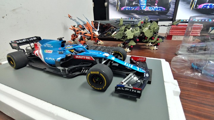 [開箱]1/18 MIMICHAMPS MCLAREN MCL35M