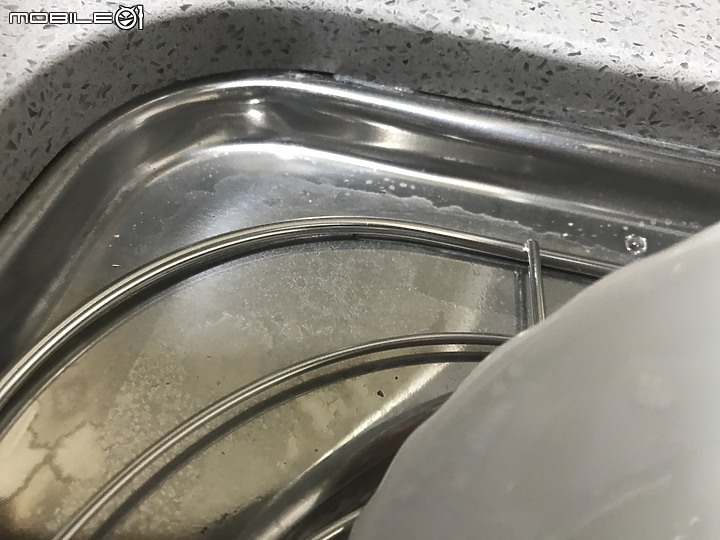矽鋼石檯面與水槽接縫處