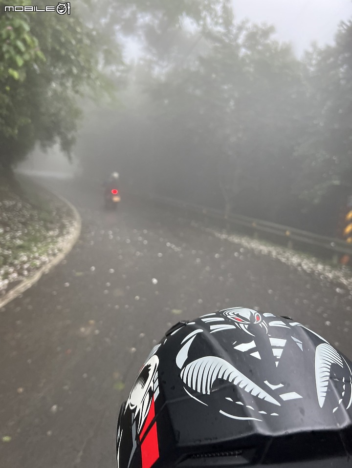 令人著迷的黑色甜甜圈PIRELLI DIABLO ROSSO IV CORSA
