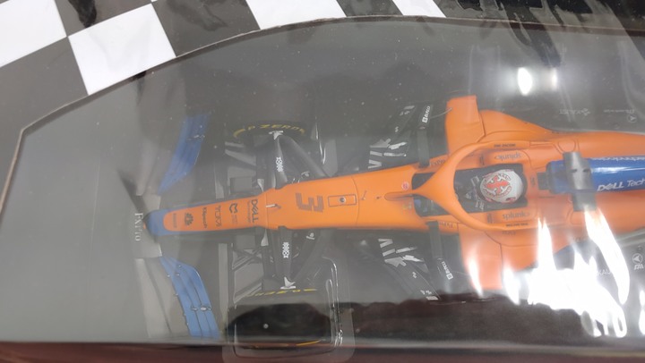 [開箱]1/18 MIMICHAMPS MCLAREN MCL35M