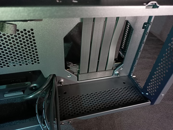 三種願望一次滿足 Phanteks Evolv Shift XT + Phanteks Revolt SFX金牌 650W 開箱評測