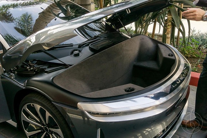 為什 BZ4X 不做前備箱 ??