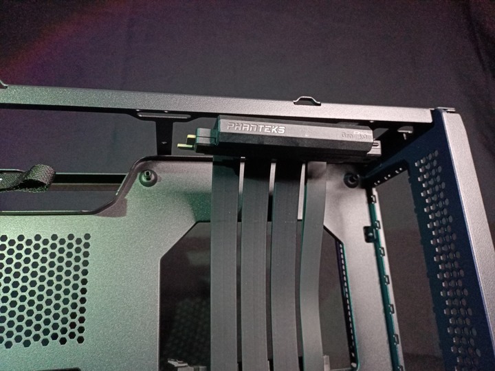 三種願望一次滿足 Phanteks Evolv Shift XT + Phanteks Revolt SFX金牌 650W 開箱評測