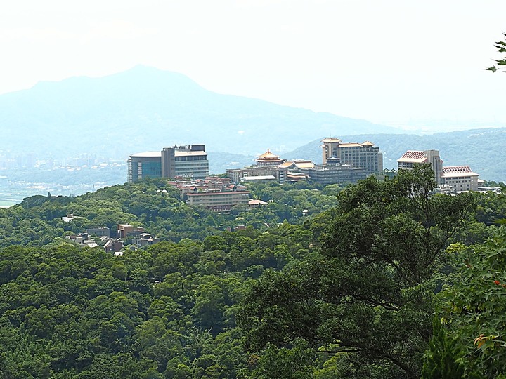 閻錫山故居 — 當了38年的「山西王」，生命中最後10年的居所，山西窯洞在臺重現