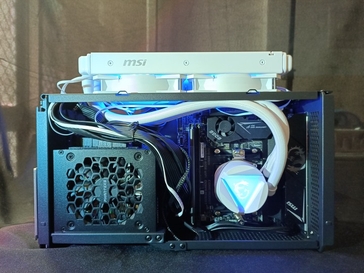 三種願望一次滿足 Phanteks Evolv Shift XT + Phanteks Revolt SFX金牌 650W 開箱評測