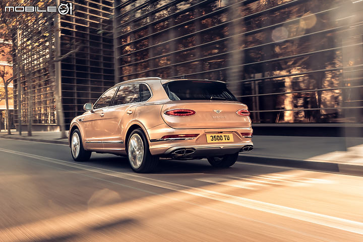 【海外情報】Bentley發表Bentayga EWB長軸版本,追求更舒適、奢華的後座乘載空間!