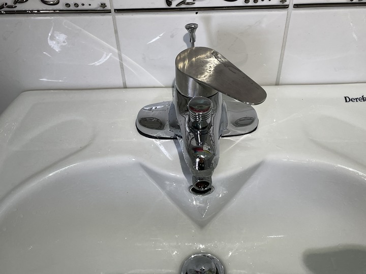 冷熱混水龍頭水垢清潔