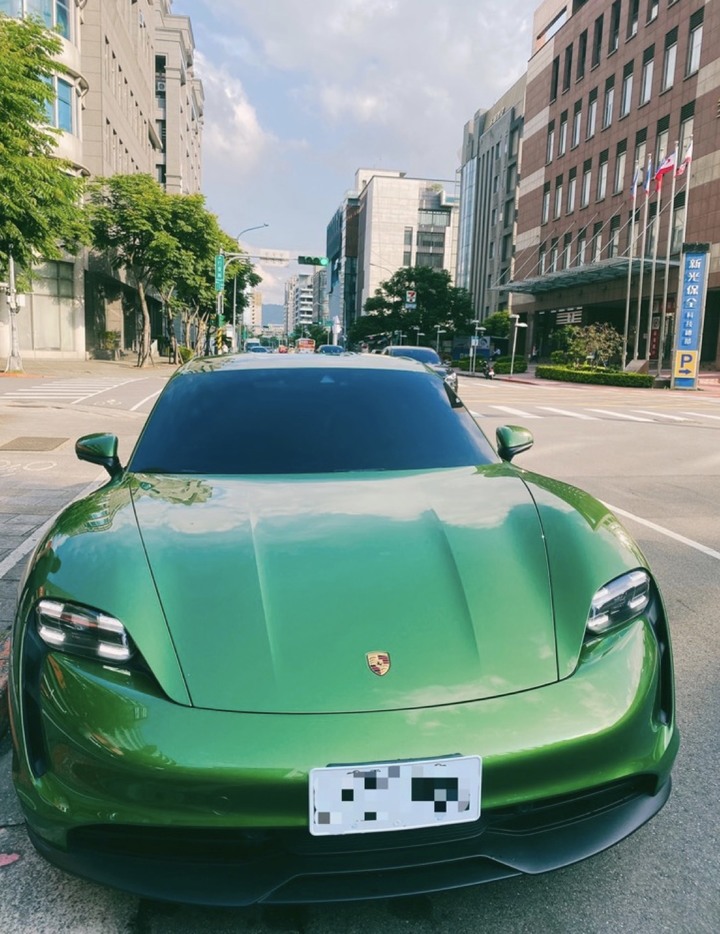 點我看大圖 Porsche Taycan與KIA EV6兩台電動車分享