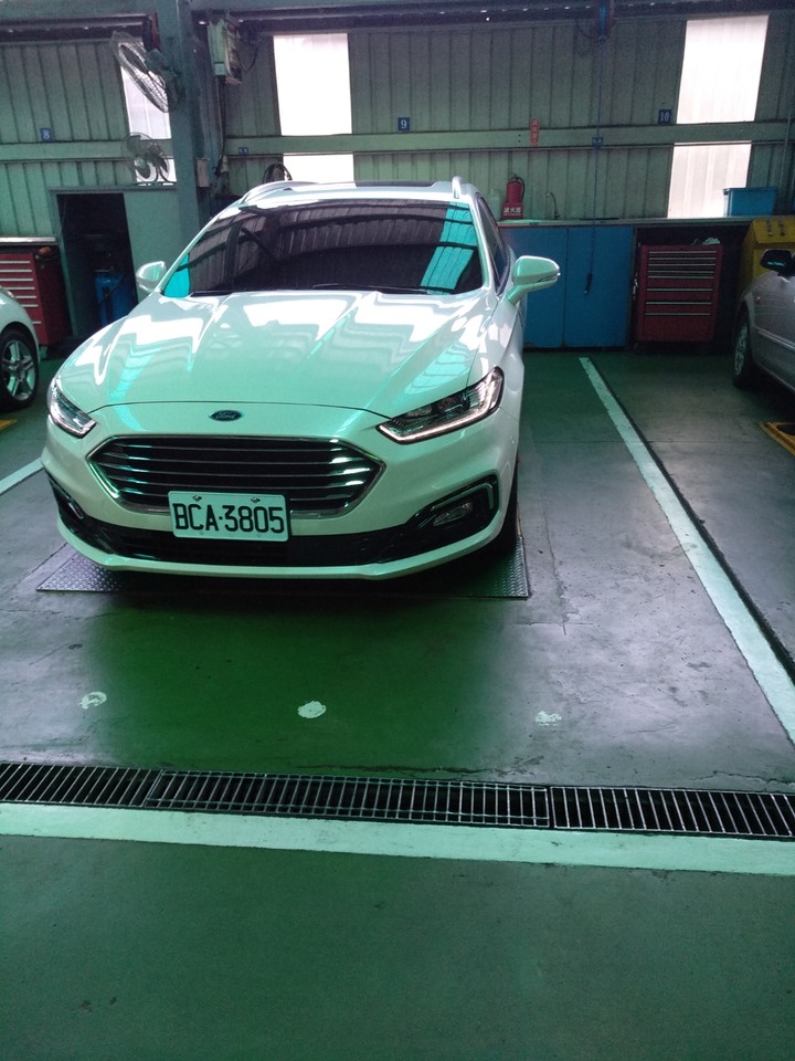 吃經濟實惠/便宜又大碗的Mondeo wagon Hybrid開箱