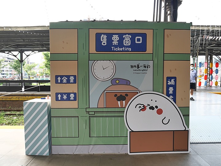 臺中火車站 ｜ 鐵鹿大街 — 由老月台老車站化身為遊客遊憩空間，新舊兩代車站的交融