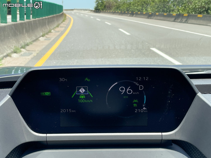 Toyota bZ4X 700公里長途試駕|加速、電耗完整測試;將化身電動車界的RAV4!