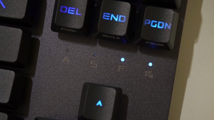 [休賢開箱]我的第一把無線鍵盤!! ROG Strix Scope RX TKL Wireless Deluxe簡單開箱