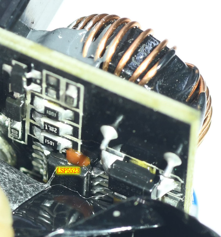 PHANTEKS追風者REVOLT SFX 750W金牌全模組化電源開箱