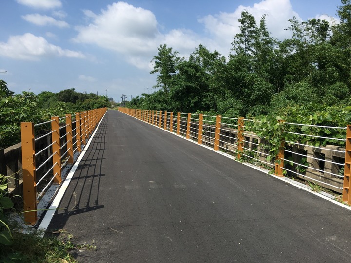 台南山海圳綠道自行車道