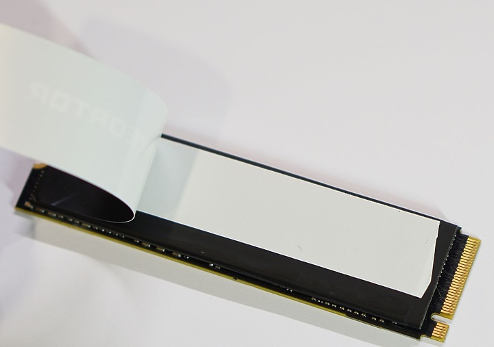 主流級價位的PCIe4-Predator GM7000 1TB PCIe4.0