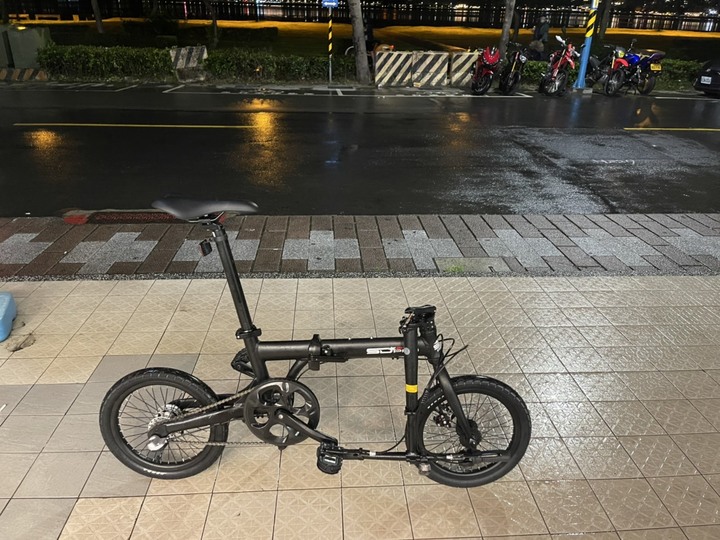 新歡SDPRO shimano 內變三速 16吋 鋁合金折疊車,再會了MINT ....