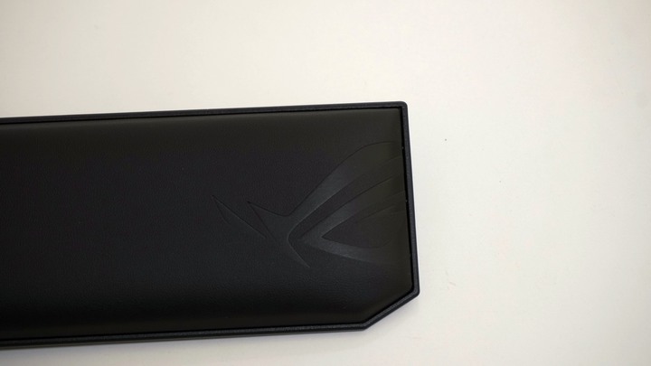 [休賢開箱]我的第一把無線鍵盤!! ROG Strix Scope RX TKL Wireless Deluxe簡單開箱