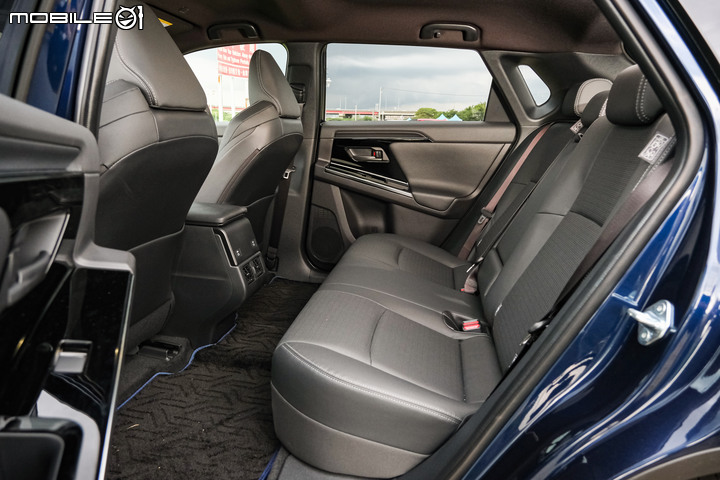 Toyota bZ4X 700公里長途試駕|加速、電耗完整測試;將化身電動車界的RAV4!