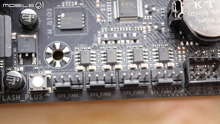 規格用料提升 Z690 AORUS ELITE AX DDR4 開箱