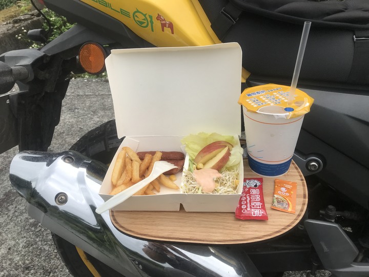 你有機車餐桌?