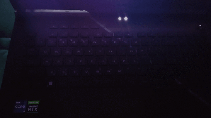 半透明元素加持新平台，ASUS ROG Strix SCAR 17 G733ZM 電競筆電開箱測試