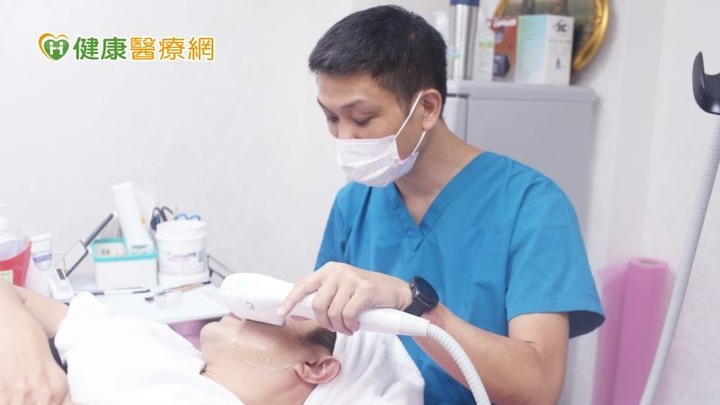 點我看大圖 電音雙波拉提正夯!雙管齊下告別鬆垮、皺紋