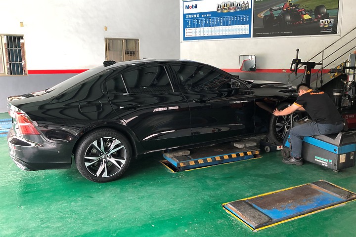 點我看大圖 末代雙出尾管---S60瑪瑙黑開箱&Polestar軟體性能優化