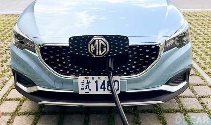 MG測試車又被抓到在充電