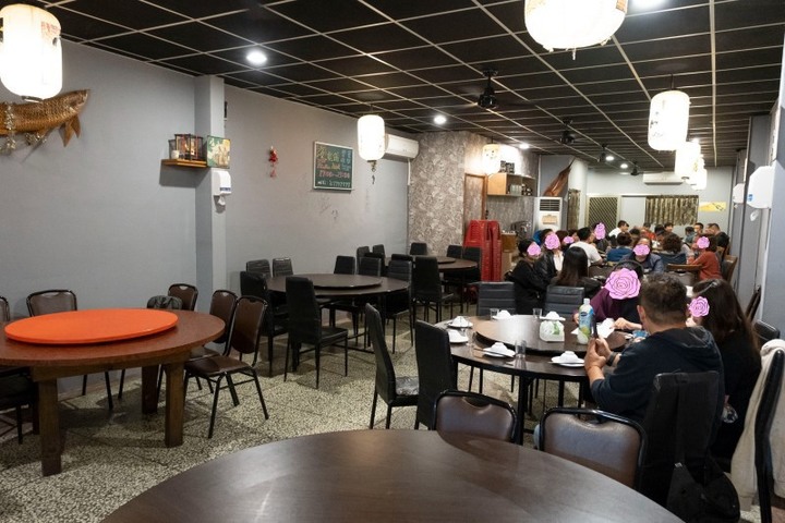 花蓮「慶豐夜餐館」海派系居酒屋!獨特「雞爪米糕」尚好味