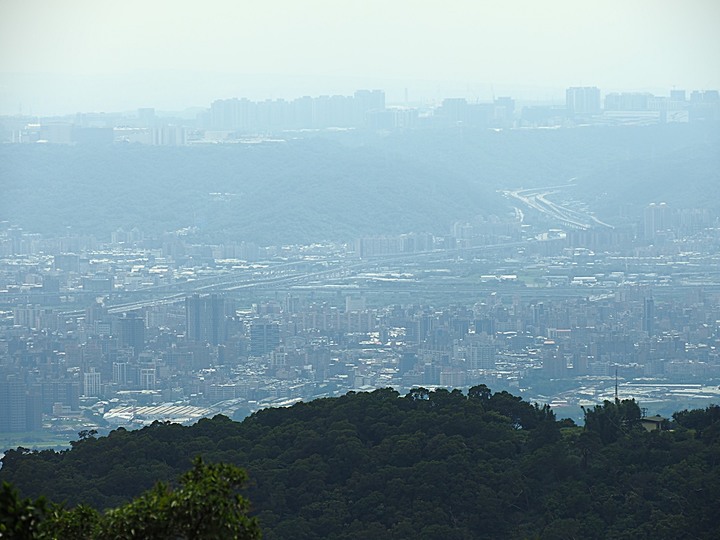 閻錫山故居 — 當了38年的「山西王」，生命中最後10年的居所，山西窯洞在臺重現