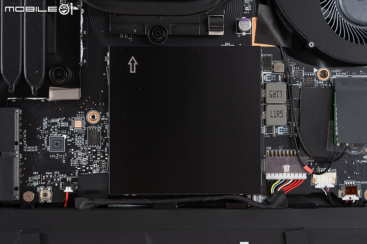 MSI Raider GE76 12UHS 實測｜承襲暴力效能美學的龍魂電競
