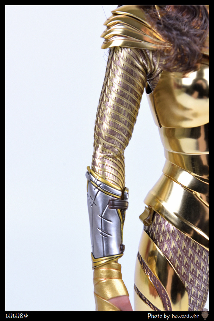 【開箱】Hot Toys - 神力女超人 金鷹盔甲DX版