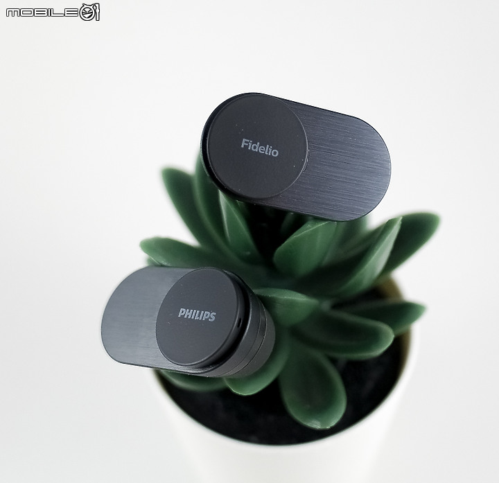 點我看大圖 【北極熊開箱】Fidelio 系列首款 TWS 耳機- Philips Fidelio T1