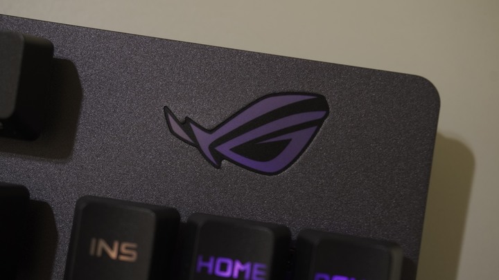 [休賢開箱]我的第一把無線鍵盤!! ROG Strix Scope RX TKL Wireless Deluxe簡單開箱