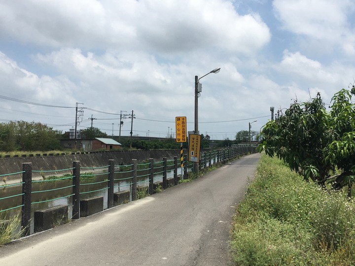 台南山海圳綠道自行車道