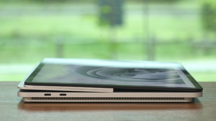 點我看大圖 邁向高性能筆電,同時變身平板 Microsoft Surface Laptop Studio 商務版